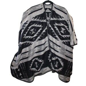 Aztec Print Open Side Reversible Poncho One Size eUty Black & Gray 100% Acrylic